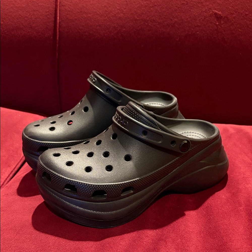 CROCS Women's Classic Black Mules